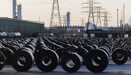 特朗普对加拿大关税政策一日两变,“反复无常的战略”引发美国经济衰退担忧