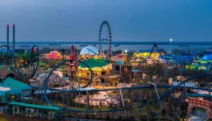 多地乐园引入coser游行玩法：新潮流还是擦边？