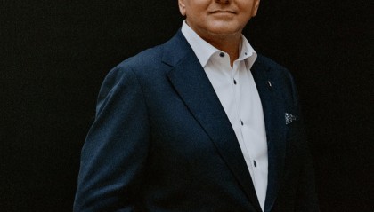 敏感时刻，乌克兰武装部队前总司令登上时尚杂志引争议