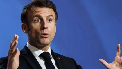 撕破脸了！法国突传坏消息，中方好言相劝非不听，马克龙摊上大事