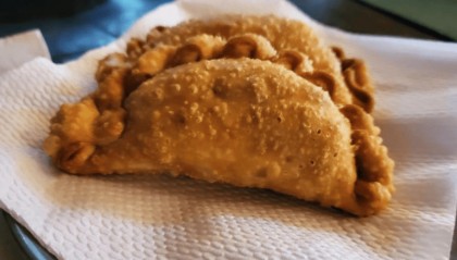 海地一女子毒杀约40名黑帮成员：在馅饼中掺入杀虫剂，自首称系为家人复仇