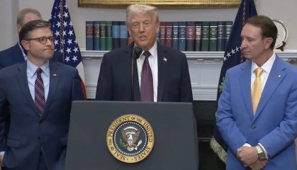 征收25%关税！特朗普再挥关税大棒：可优惠，但需“对等”