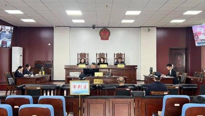 偷偷将村民银行卡与自己微信绑定，贵州一村委原副主任盗刷村民低保金获刑