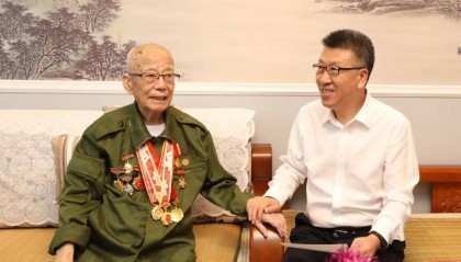 王相民走访慰问抗战老同志及老同志遗属