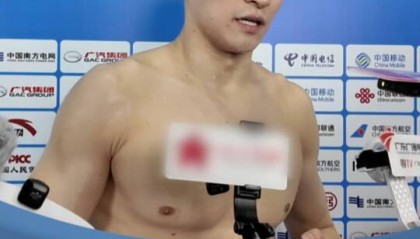 孙杨回应被判犯规：赛前手指不太舒服，出发令与前几日不太一样，没有适应