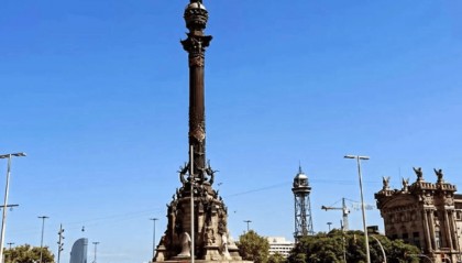 “要独立，不要统一！”40万人冲上街头示威，罕见一幕引发轩然大波