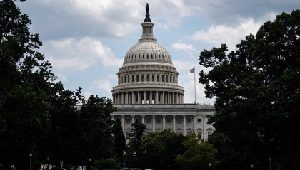 特朗普：支持推进“限制总统战争权”的共和党议员不应连任