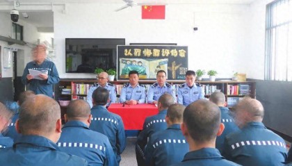 男子在上海监狱服刑11年，出狱前才得知两位家人已病逝...极大生活困境，他深深担忧→