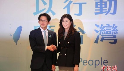 郑丽文、黄国昌首次公开会谈 盼“以行动顾台湾”