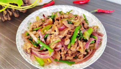 鲜美升级！洋葱芹菜炒牛肉的家常烹饪秘籍