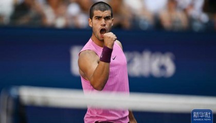 美网丨阿尔卡拉斯晋级男单八强