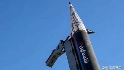 10枚弹道导弹砸向以色列！以军基地被炸，胡塞武装收到死亡威胁