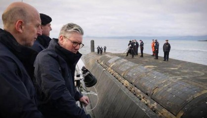 英国首相罕见视察核潜艇释放威慑信号 英媒：同时暴露出尴尬弱点