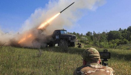 大转弯，特朗普或首次动用总统授权为乌克兰提供3亿美元军援