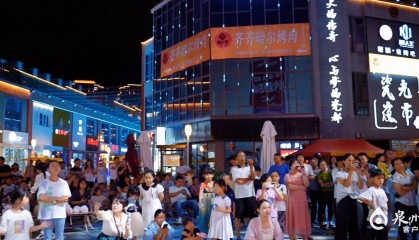 泉州消费再度“火出圈” 商圈单店人流量破万人次