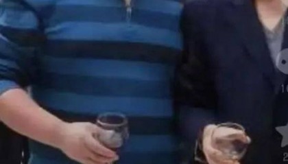 宗庆后与私生子的合影曝光,五官神似(组图)