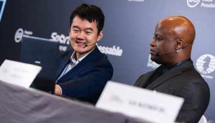 国际象棋世界冠军赛丨教科书级名场面!来自棋王丁立人的最强反击