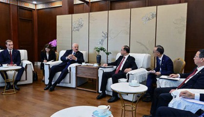 卢卡申科出席儿子北大毕业典礼：中国最大特点是始终沉着冷静，坚定前行