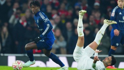 足总杯-红魔遭争议判罚哈弗茨失点 10人曼联点球战淘汰阿森纳