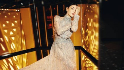 44岁张柏芝最新照片曝光，穿“星光”露背长裙，被赞气质独一无二