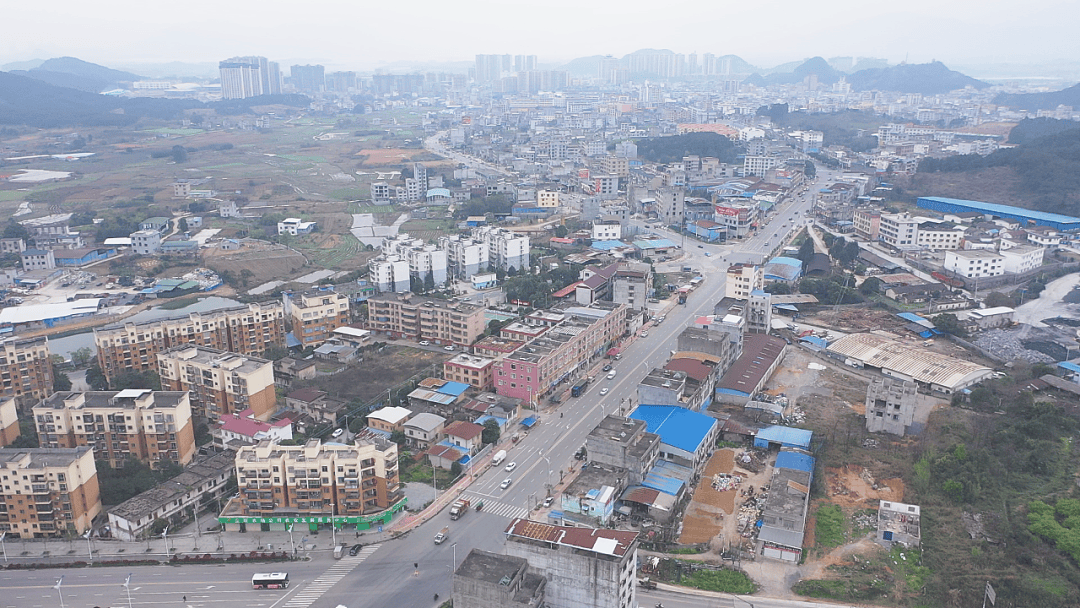 一名男子造谣广西某地道路坑洼，被异地行拘5日！