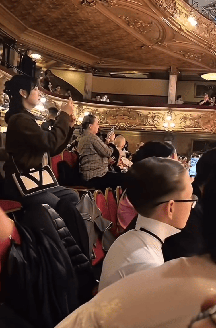 热搜第一！孙俪的女儿拉丁舞英国夺冠，网友：“邓超估计高兴得哭了 ”