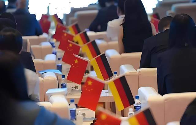 德外长乱说话后,因中方无人愿接见,被迫取消访华,罕见的信号