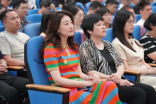 娃哈哈再现高层震动:宗馥莉心腹祝丽丹离职 另一关键助手正被调查