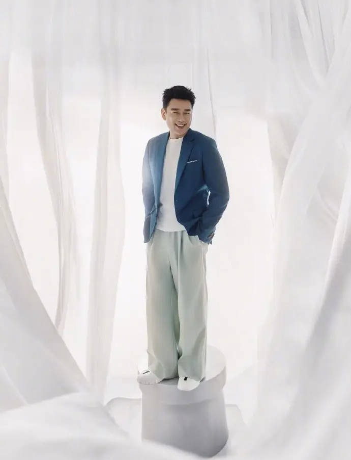 王耀庆回应对钟楚曦贴脸开大:我没有资格参与或调侃一些事