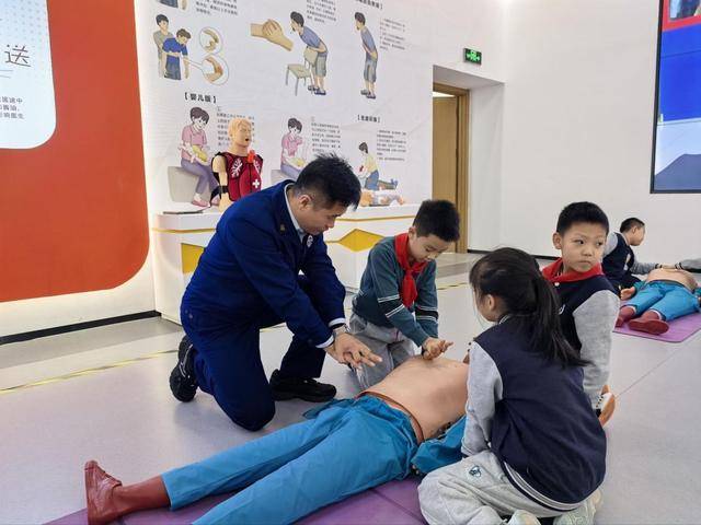 “泉民消防,生命至上”山东师范大学附属小学2024级7班雏鹰小队活动举行