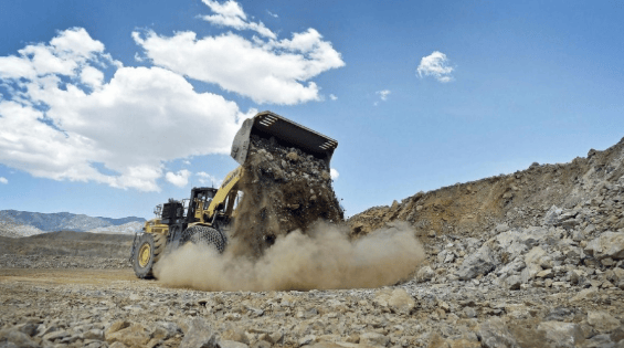 稀土管制延期一年，美方放弃对华加征100%关税，贝森特等不及公布成果，谁赢了，谁输了？