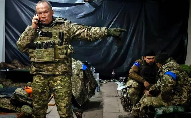 乌军空降兵支援被全歼，红军城5000乌军投降，乌克兰人彻底怒了！