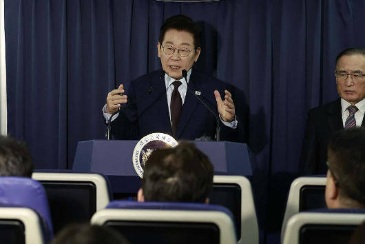 李在明评高市言论:引起相当大争议,但韩国需冷静应对