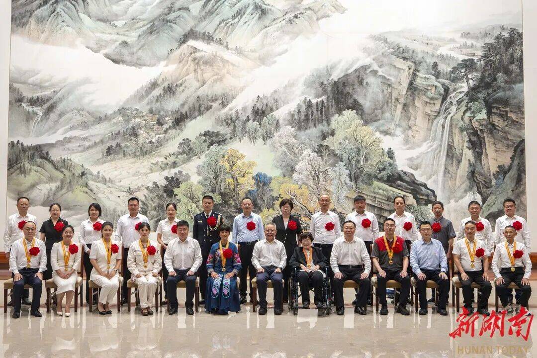 湖南省委书记沈晓明会见钟掘
