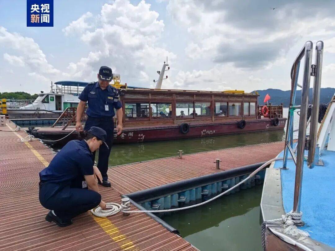 确认了!台风外围即将影响上海!网友急了:千万别给“沪牌”,又不懂事了…