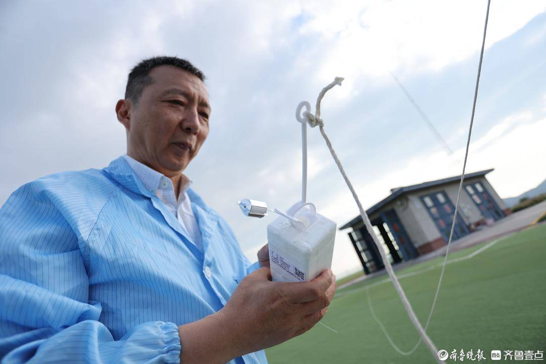 拾光|几十年如一日，他准点放气球高空测天气