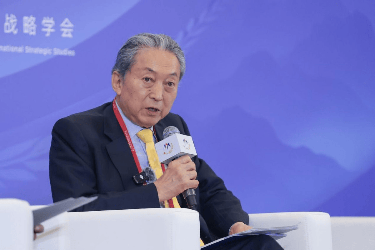 前首相鸠山由纪夫在北京苦口婆心，想为日本“求个出路”，高市早苗未必能懂